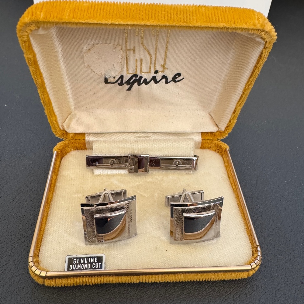 ESQ Esquire cufflinks and tie bar